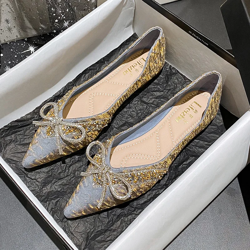 Plus Size 35-43 Women Pointed Toe Flats shoes Bling Diamond Bowknot Wedding Shoes Fashion Ballet Flats Slip on Lady Party flats