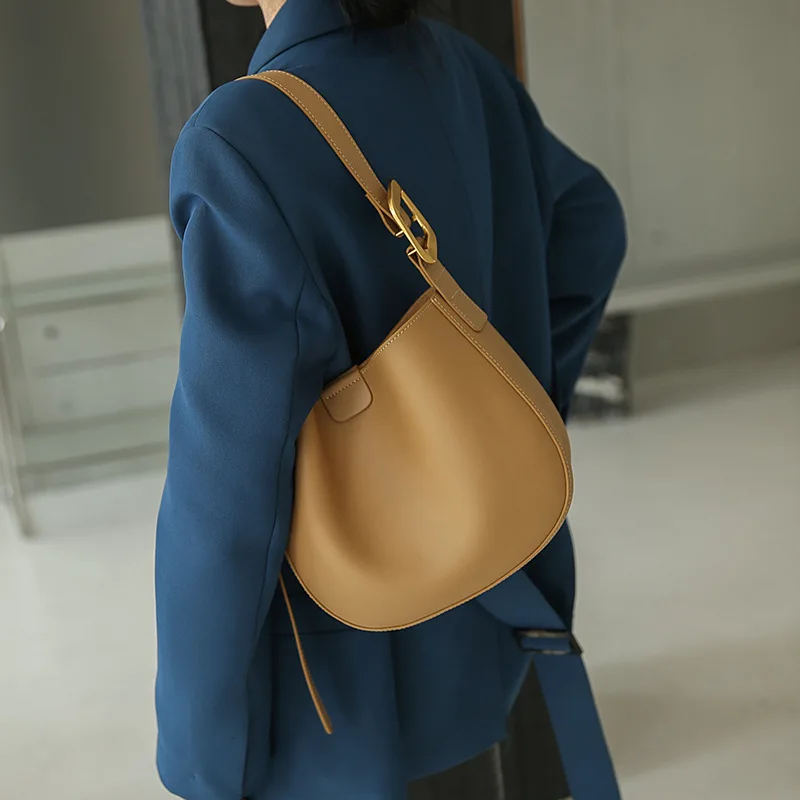 

2023 New Korean Edition Saddle Bag Simple and Fashionable Genuine Leather One Shoulder Crossbody Women's Bag Cowhide Casual Bag