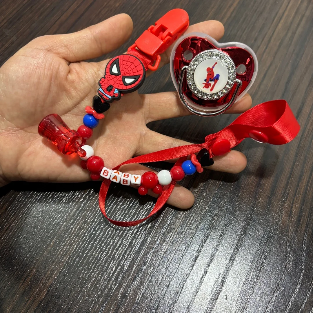 Ciuccio per neonati con texture realistica del capezzolo, con tappo antipolvere e clip con catenella anti-caduta, sicuro da usare - immagine 2