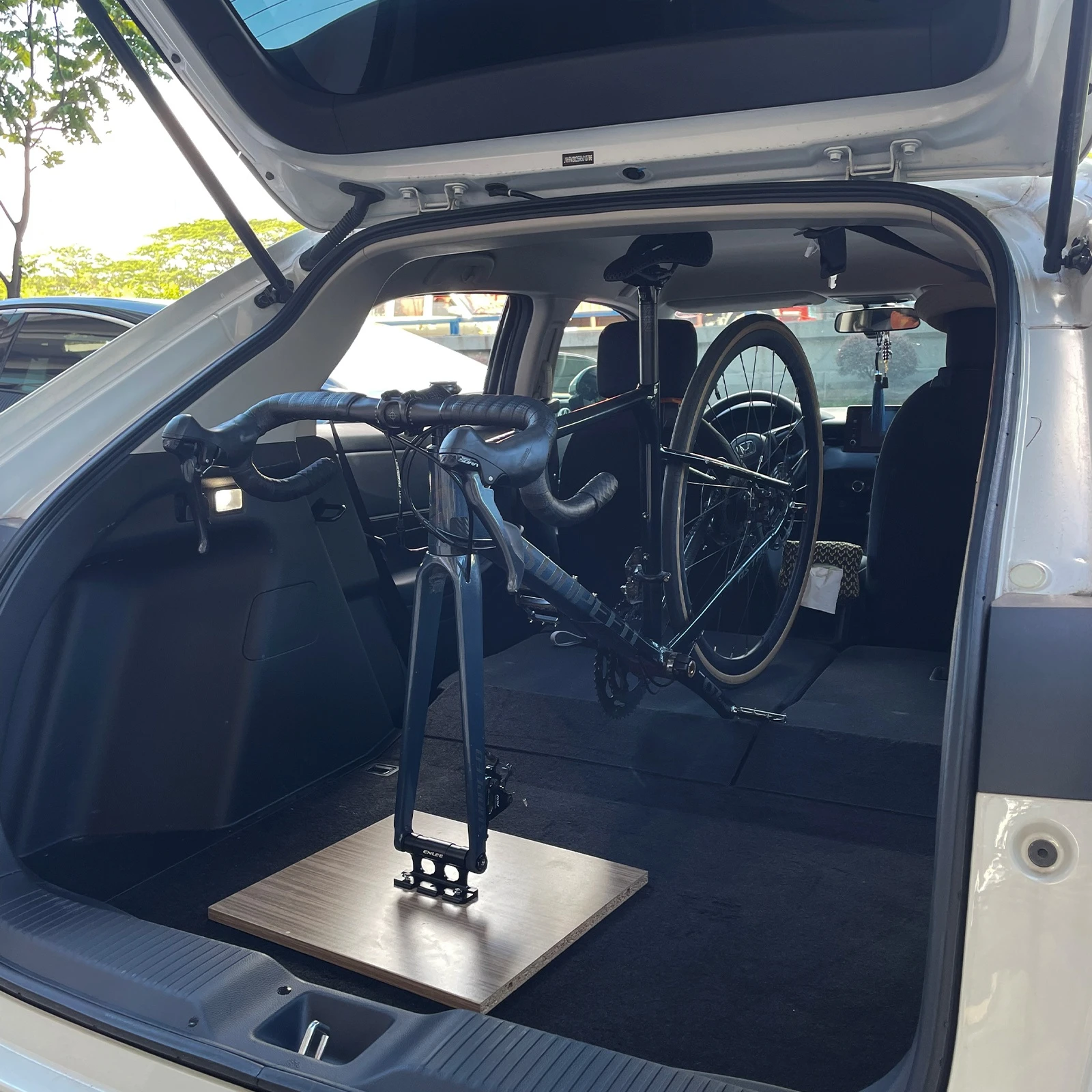 Bicycle Fork Racks Car Roof Carrying Mount Quick Release Bucket Shaft Car Parking Racks Bicycle Fork Mount bicycle parts