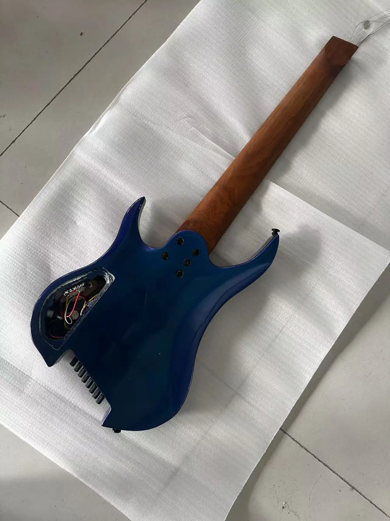 Carbonized Maple Chameleon Blue Headless 8 strings Electric Guitar Alder Wood