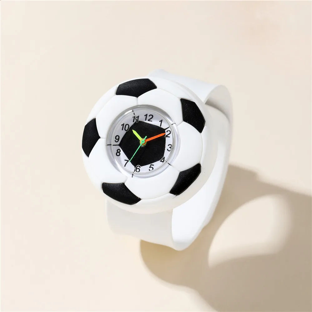 милий футбольний стиль Дитячий мультяшний годинник для хлопчиків і дівчаток