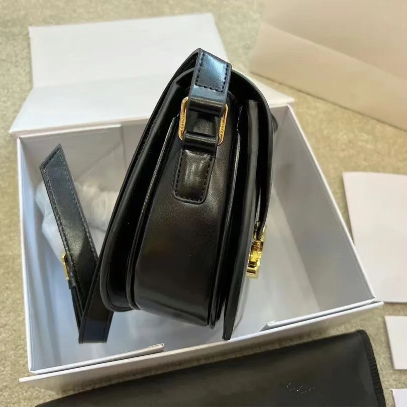 Рисунок 2 - Кожаные сумочки для женщин