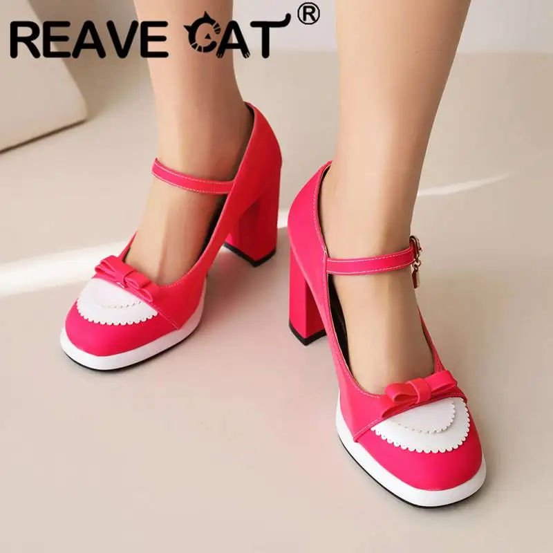 

REAVE CAT Ladies Pumps Round Toe Thick Heels 9cm Platform 3cm Buckle Strap Mixed Bowknot Plus Size 43 44 45 Sweet Dating Shoes