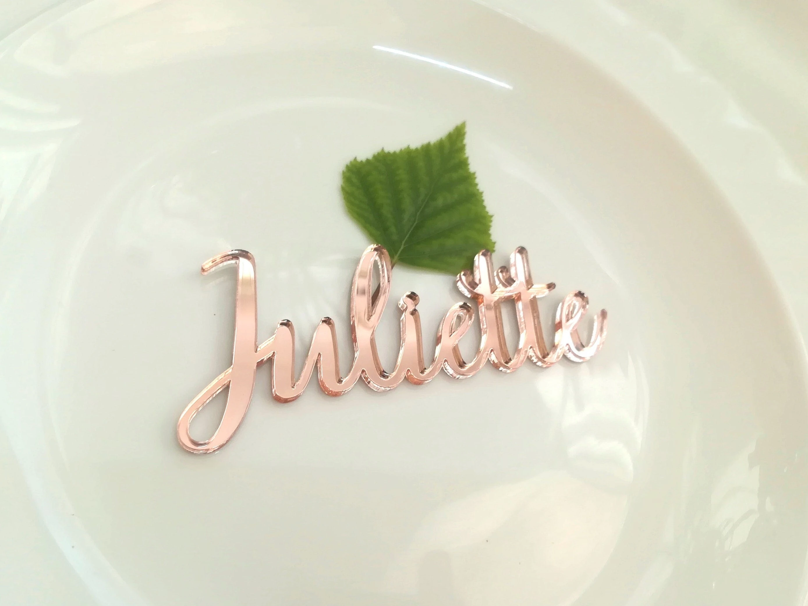 5pcs Personalization Wedding Place Cards for Table Decoration Laser Cut Names Acrylic Wood Materials Table Decor Favor for Guest