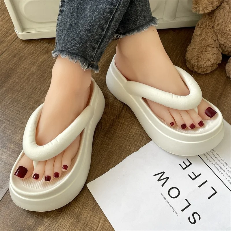 Women Sand Beach Flip Flops Wedge Heels Outside The Seaside Beach Sandals Thick-bottomed Flip-flops Outdoor Slides Summer Shoes