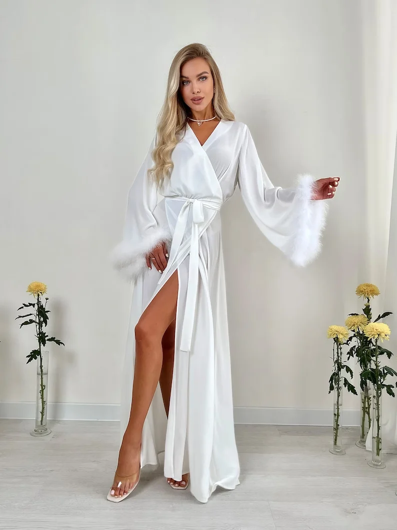 Autumn New Fashion Women White Silk Feather Long Sleeve Robe Two Piece Set  Short Satin Night Dress with Robe - China Robe and Robes Women price |  Made-in-China.com