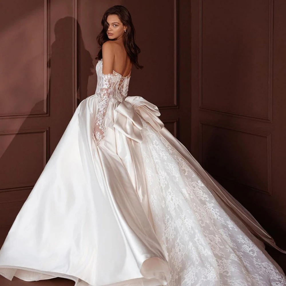 Sexy Strapless Backless Bride Robe Classic Lace Bow Wedding Dress Graceful Satin Ball Gown Bridal Gown Customized Robe De Mariée 2