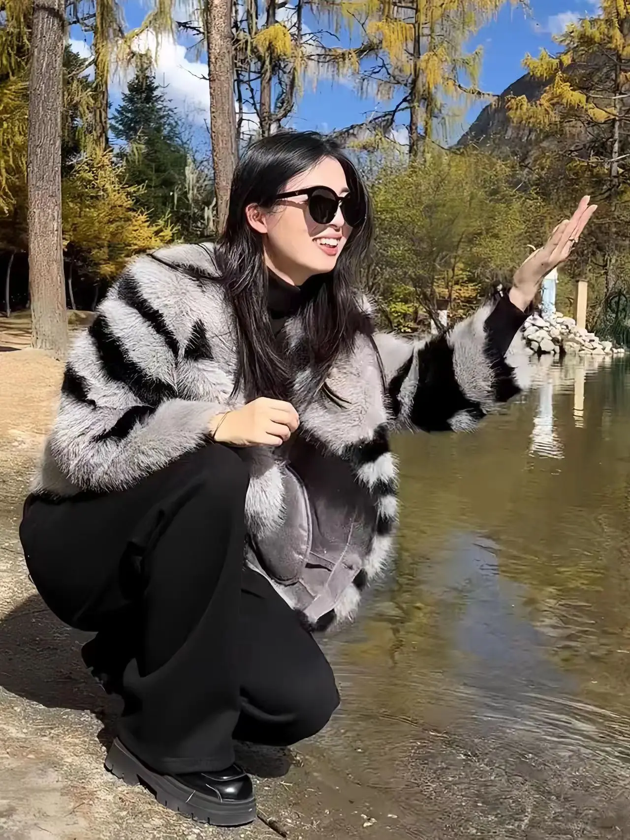 Hot Selling Zebra Patterned Fake Fur Coat, High-end V-neck Double Breasted Women's Fur Jacket, European Winter New 2024