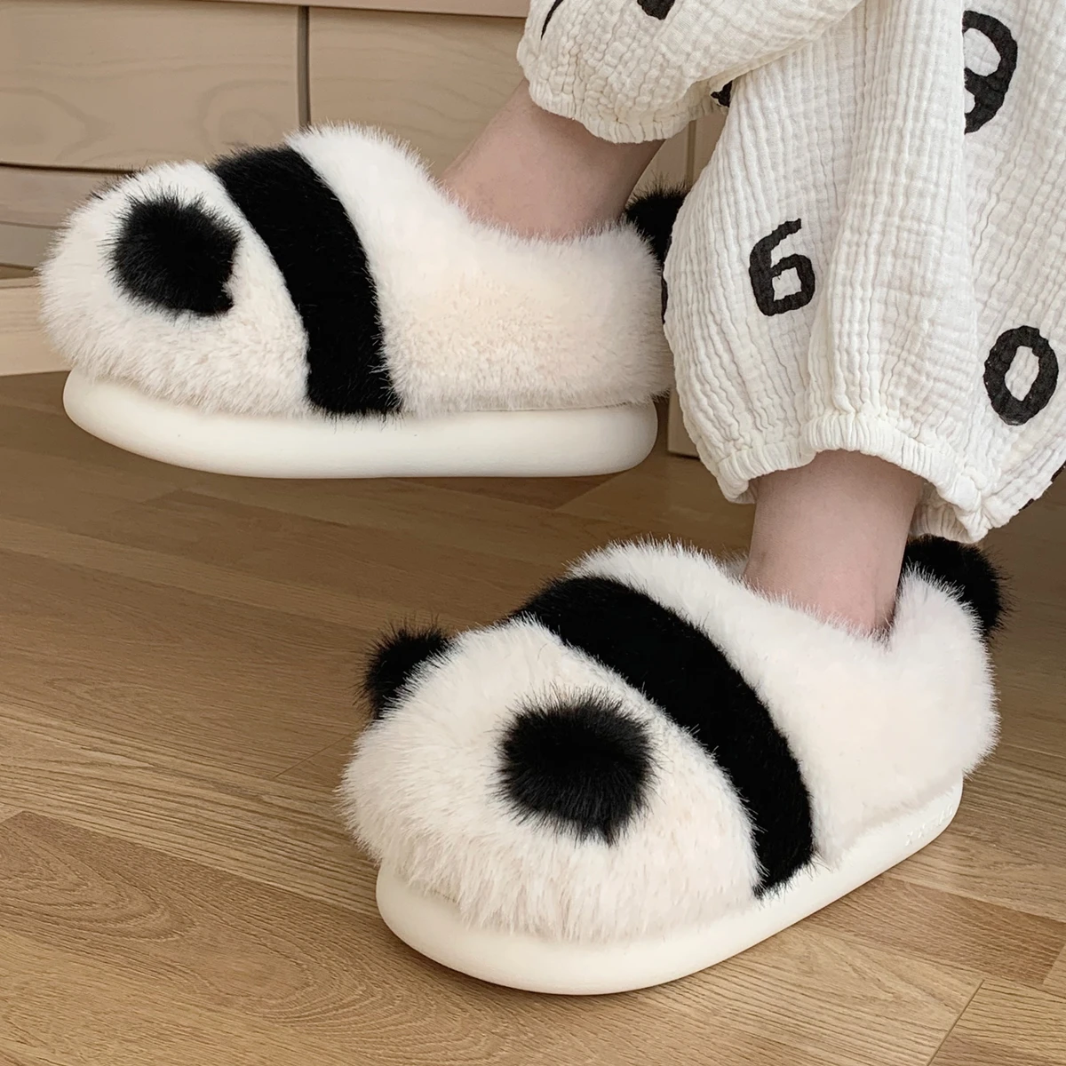 Gubotare House Slippers For Men Men Slippers Memory Foam Shearling Slipper  Water Resistant Warm and Fluffy Indoor Outdoor House Shoes,White 6.50 -  Walmart.com