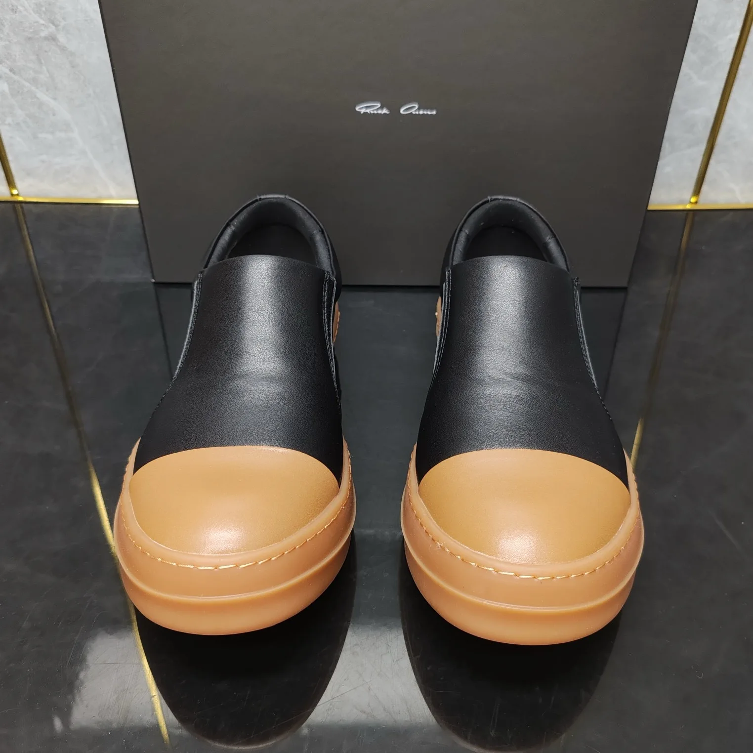 Ricks shoes personalized leather shoes men's soft-soled non-slip one-pedal casual shoes with tendon soles. 2