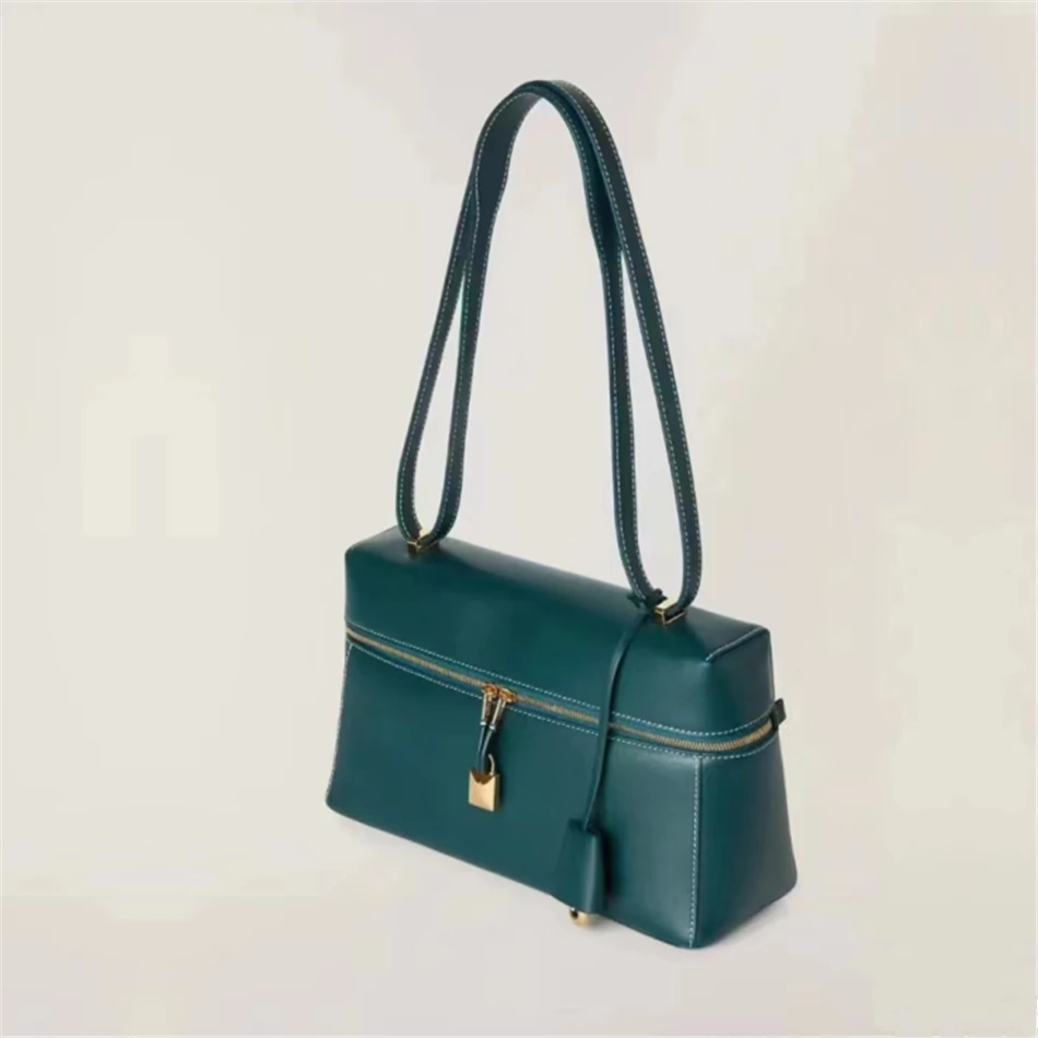 Рисунок 2 - Женская сумка с широкими ручками