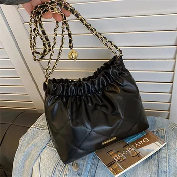 حقيبة نسائية أنيقة مبطنة ومطرزة من البولي يوريثان، حقيبة كتف مفردة بسلسلة عصرية، حقيبة كروس أنيقة مثالية للاستخدام اليومي 2