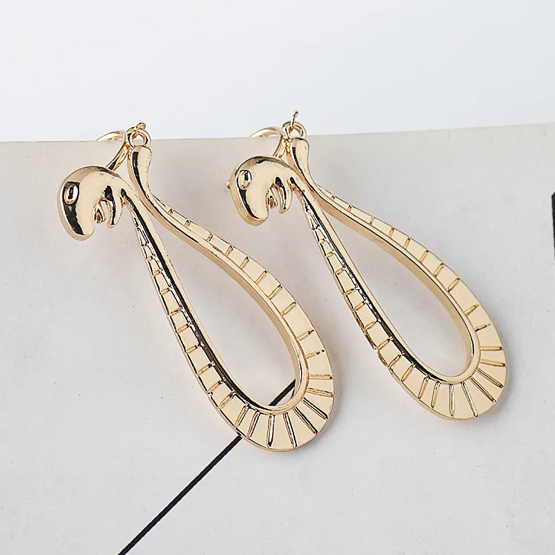 One Piece: Boa Hancock | Gold Heart Ear Studs Cosplay Props 19 One Piece Boa Hancock Gold Heart Ear Studs Cosplay Props