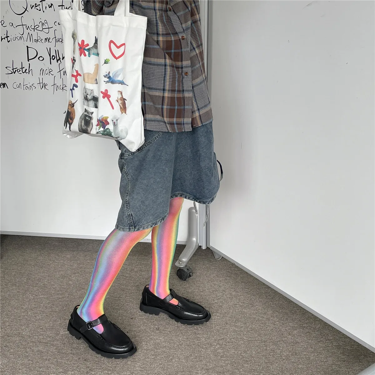 Hohe Qualität Frühling Sommer Mode Regenbogen Farbe Frau Mesh Über Knie Socken Bunte Y2K Oberschenkel Mesh Socken Lange Fishnet Strümpfe – Detail 4