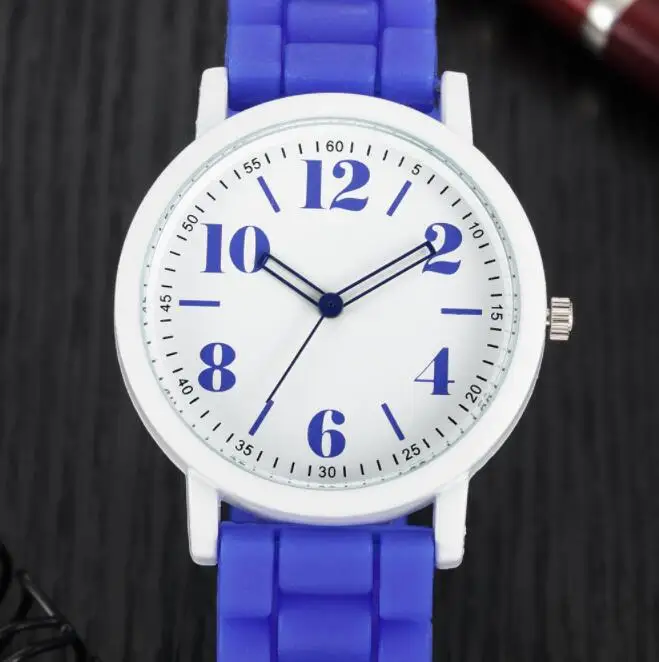 

Classic Fashion Women Men Quartz Watch Mens Women Watches Luxury Retro Big diamond Wristwatches