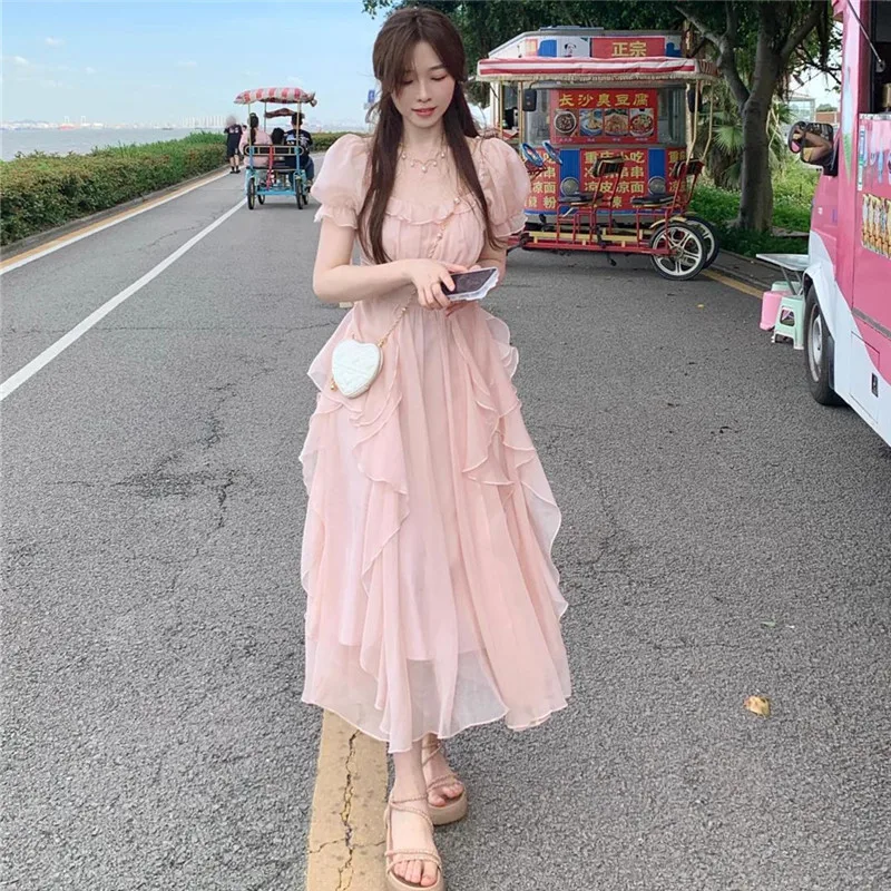 

Новое летнее платье 2024 года, женское шифоновое французское однотонное платье с квадратным вырезом, длинная трапециевидная юбка с коротким рукавом, модная женская одежда 312