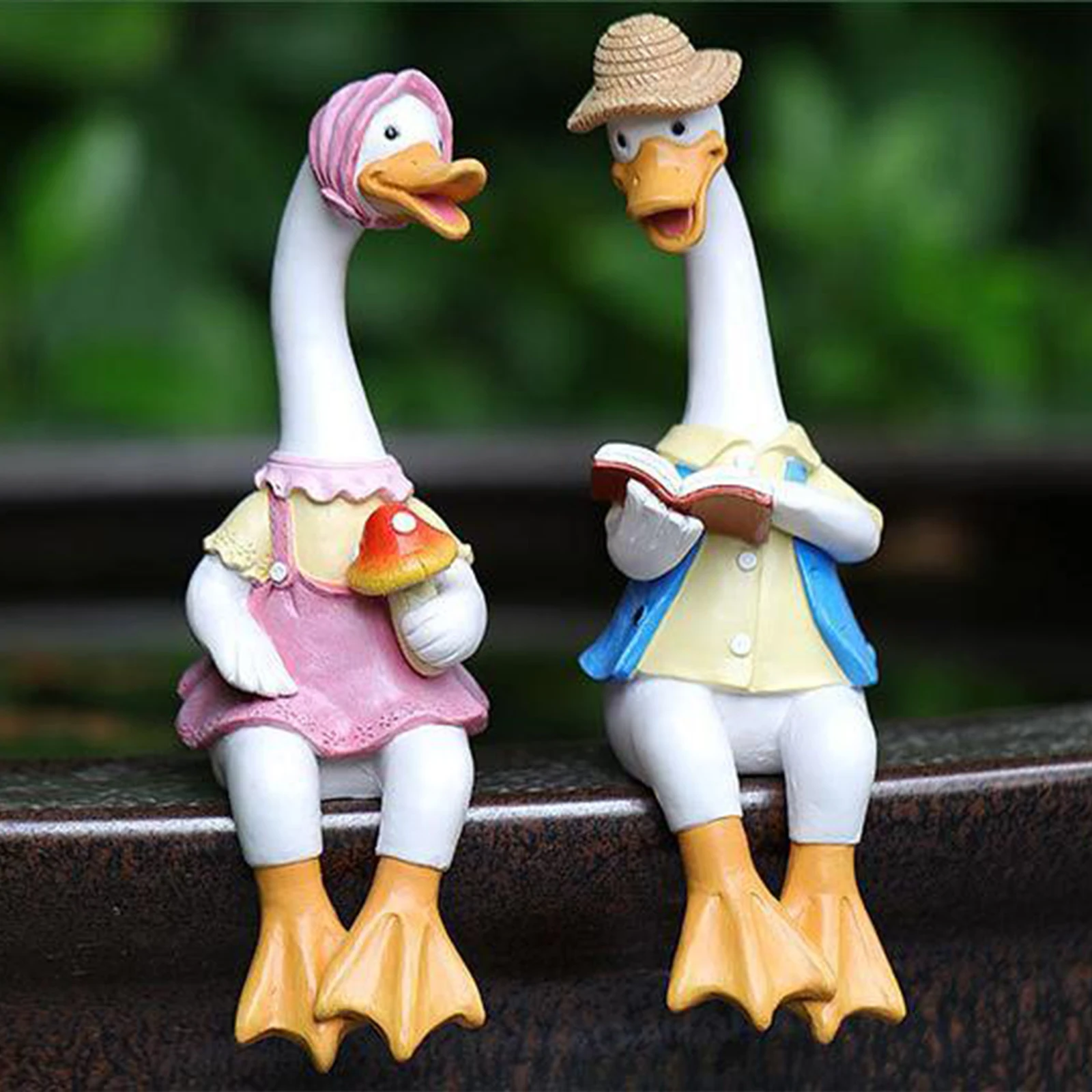 2 Stück Sitzende Enten-Pärchen Gartenstatuen – Harz, Ca. 21 Cm Hoch – Niedliche Deko Für Zaun, Terrasse & Wohnung