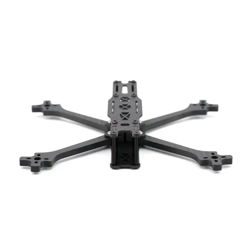 Achetez TBS Source One V5 Frame Kit 5" - Cadre FPV freestyle blanc, design épuré et construction durable.
