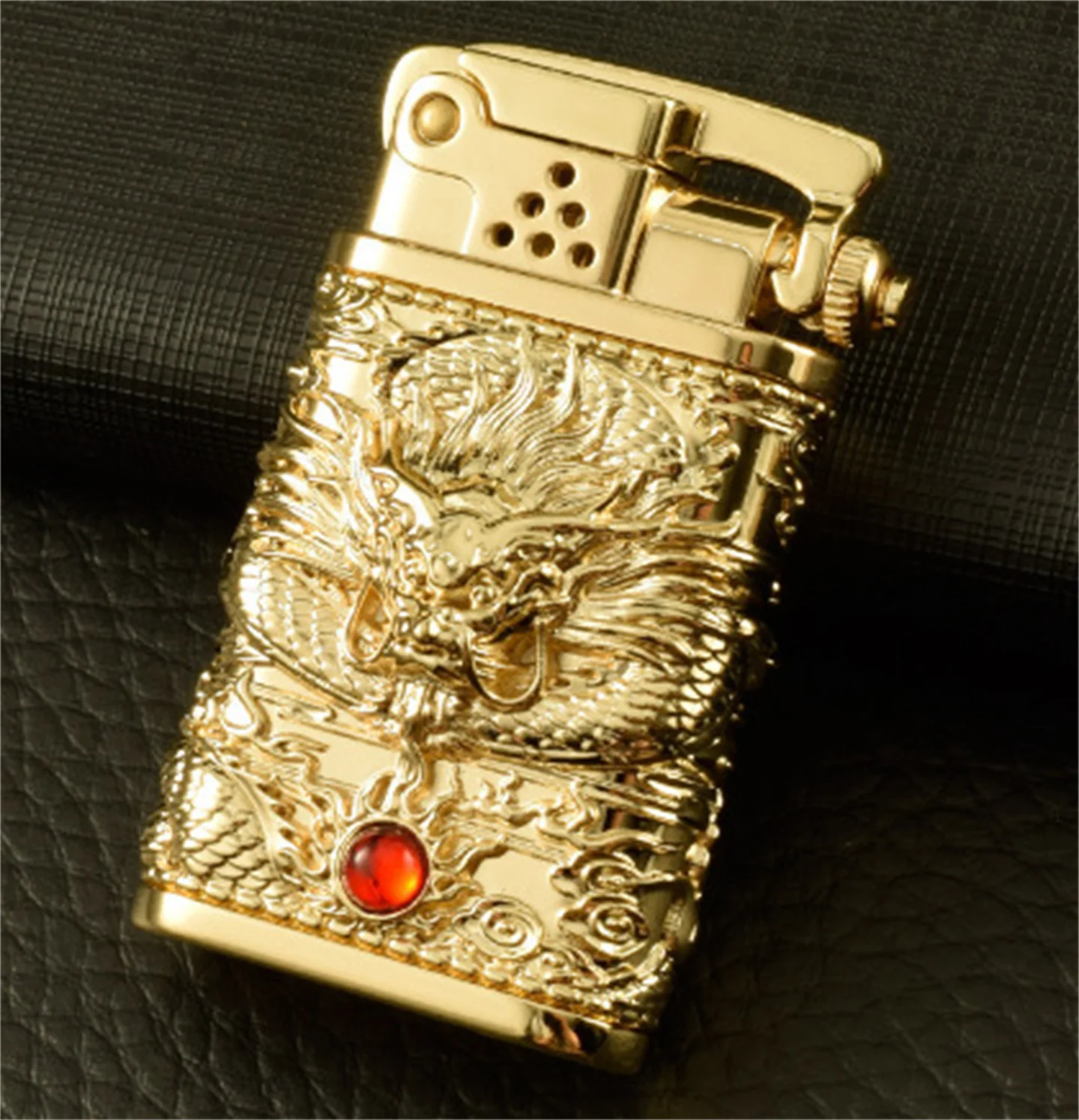 Kerosene Lighter, Catapult Ignition , Carving Helmet Armored Dragons, Gift Box / Wick / Flint Cotton