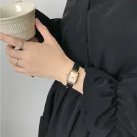 Montre à Quartz de luxe légère pour femmes, élégante, Portable, Simple, pour dames d'affaires, exquise, étanche, montre-bracelet pour femmes 5