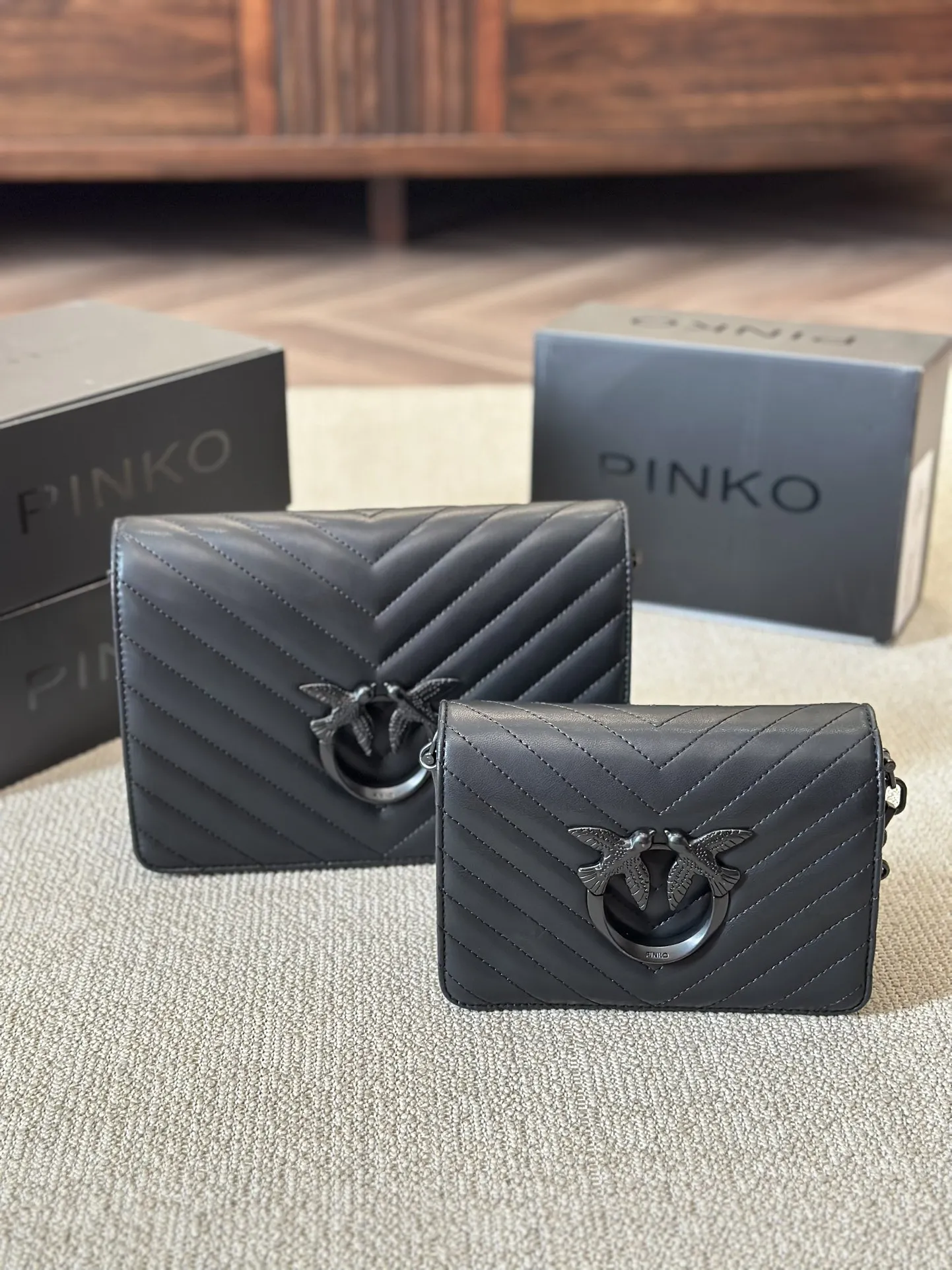 

Pinko Swallow Bags for Women Luxury Designer Bag Accessories Chain Straps Organizer Insert Bags Girls Handbags Charm Straps Bag