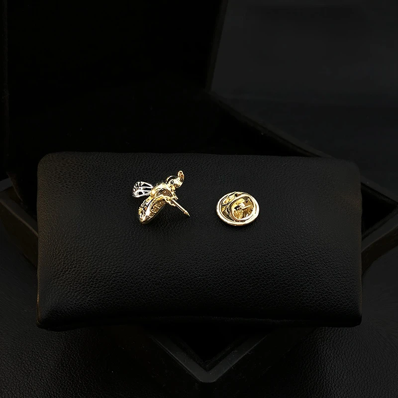 Little Bee Brooch Women's High-End Suit Ornament Cartoon Insect Collar Pin Anti-Exposure Buckle Rhinestone Jewelry Pins Gifts