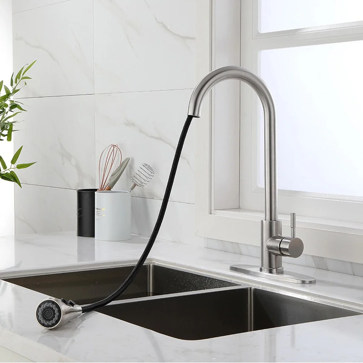 Kitchen Faucet Deck Mounted Pull Out Spout Kitchen Sink Mixer Tap Single Level Stream Sprayer Nozzle Mixer Tap Stainless Steel