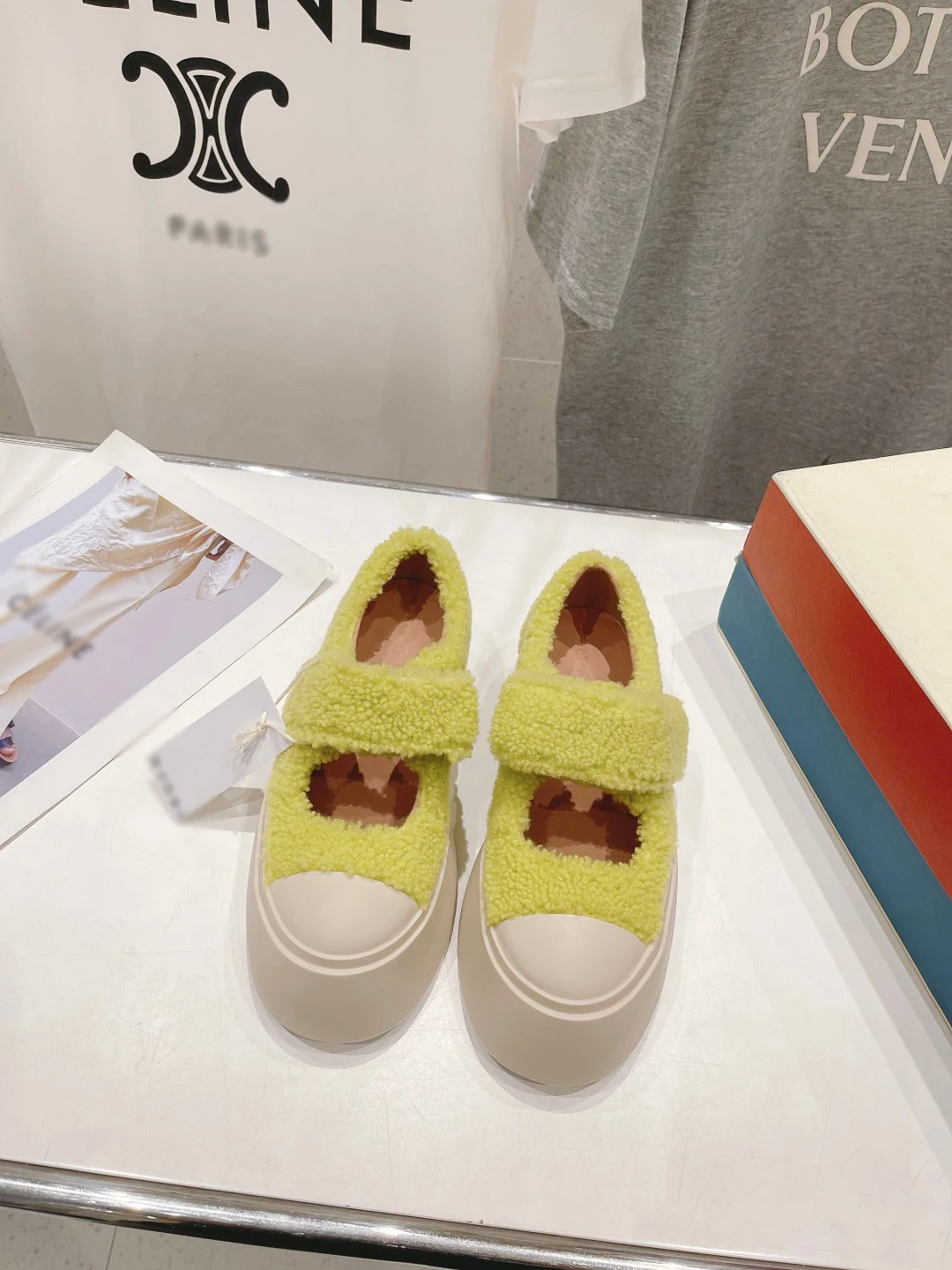 Рисунок 2 - Женская обувь ручной работы роскошного бренда