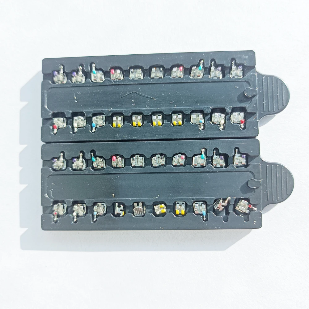 10 Supports Orthodontiques Métalliques AZDENT Mini Crochets MBT.018 - Lot Pour Dentiste