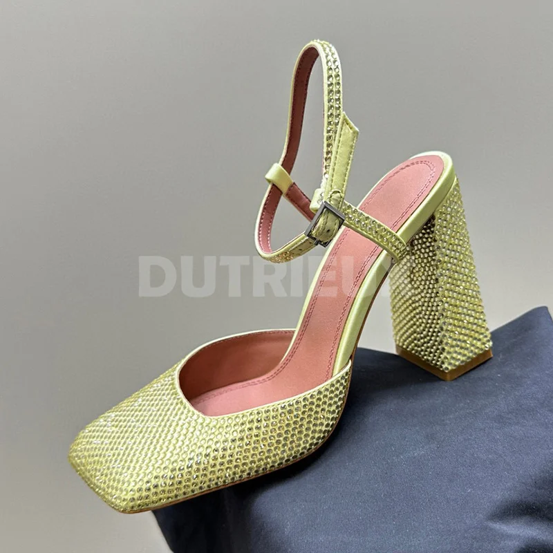 

Lady Sandal Summer New Style Full Diamond Decoration Toe Wrapping Buckle Strap Design Women Shoes Luxury Elegant Sandals