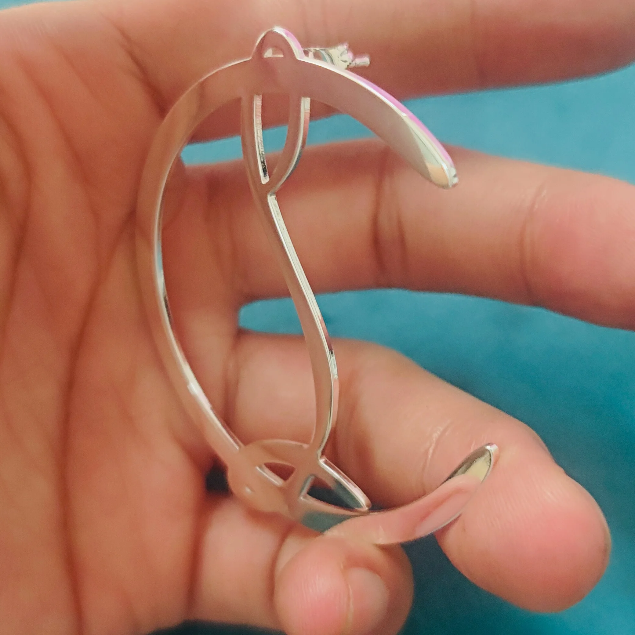 Рисунок 4 - Женские серьги-гвоздики из нержавеющей