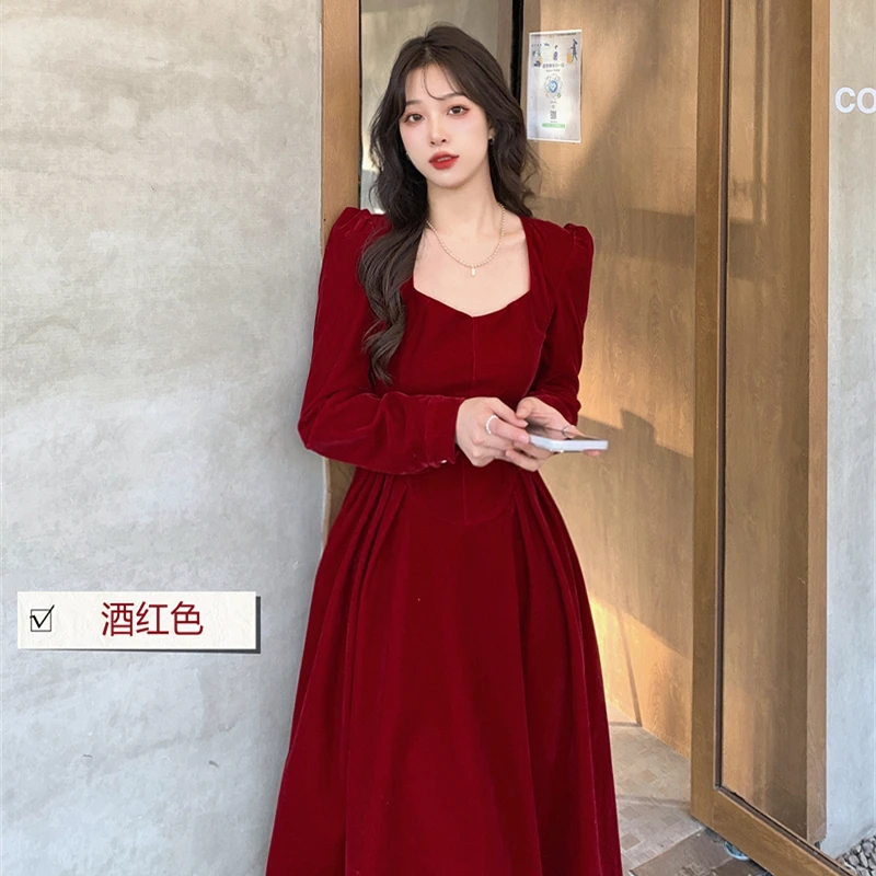 

French Vintage Autumn Winter Solid Midi Vestdios Quality Square Collar Velvet Black Party Dress Warm Christmas Red Lady Dresses