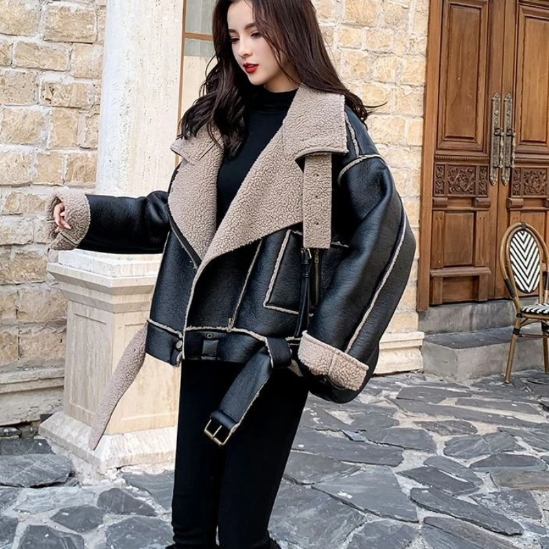 2023 Autumn Winter New Locomotive Fashion Thick Brushed Warm Short Lapel Loose Simple Imitation Lamb Leather Clothing Female