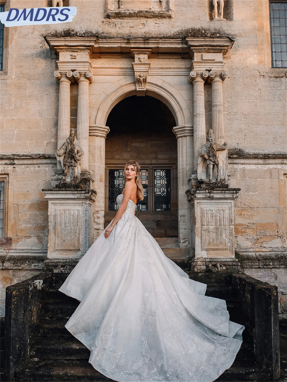 Рисунок 2 - Женское свадебное платье без рукавов It's yiiya