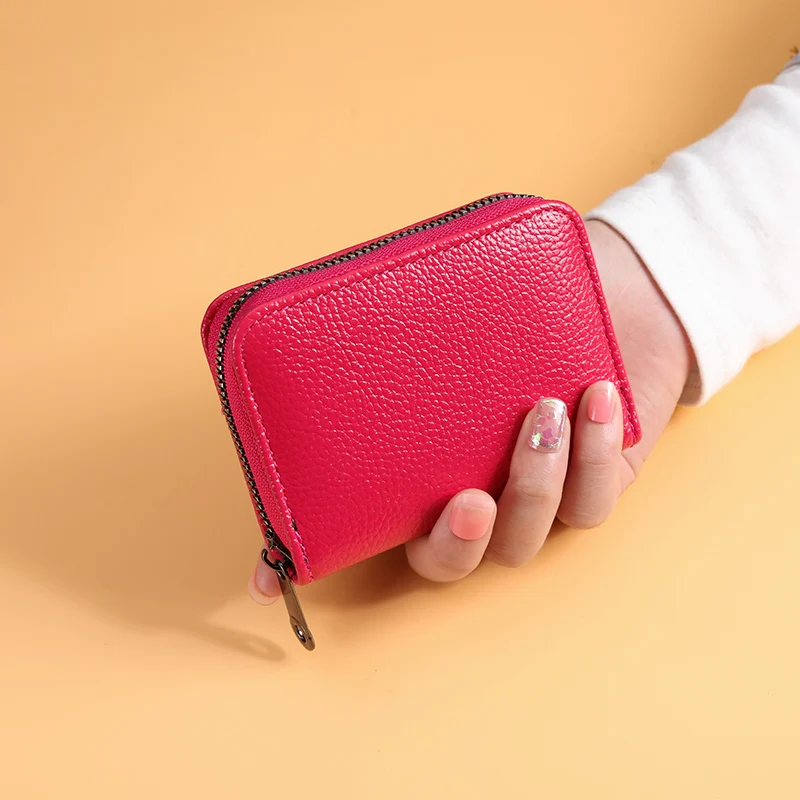 Men's Anti-Theft Luxury Card Holder with High-Capacity Degaussing Technology