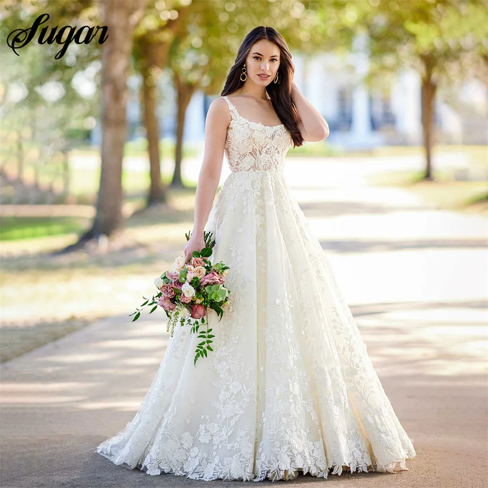 

Spaghetti Strap V Neck Wedding Dress Appliques Lace Wedding Gown Tiered Bridal Dress Sweep Train Bridal Gown robes de mariage