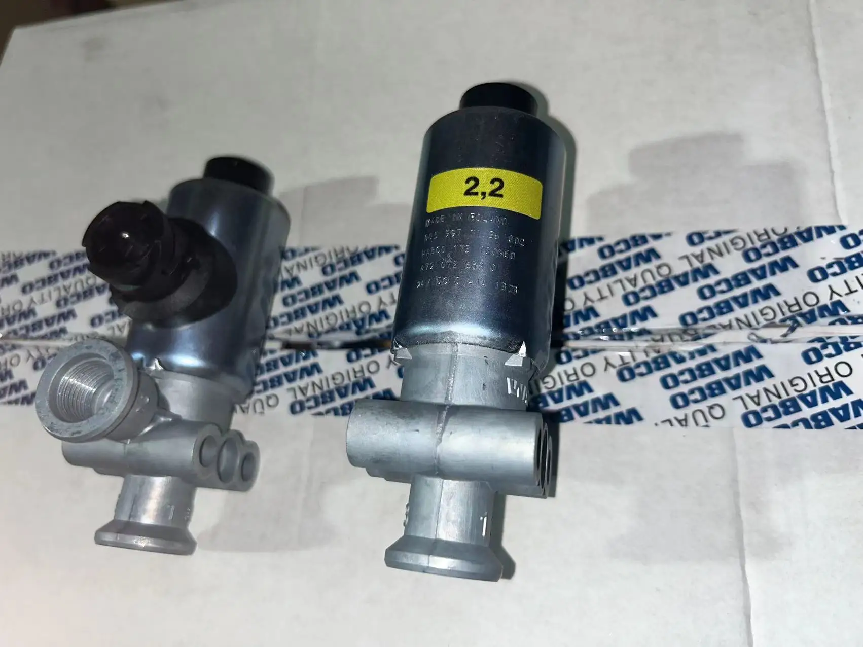 

4720726390 3/2 Solenoid Valve A0059971136 1518100 KAMAZ 5490 54901 6580 V-OLVO S-CANIA D-AF European truck Parts