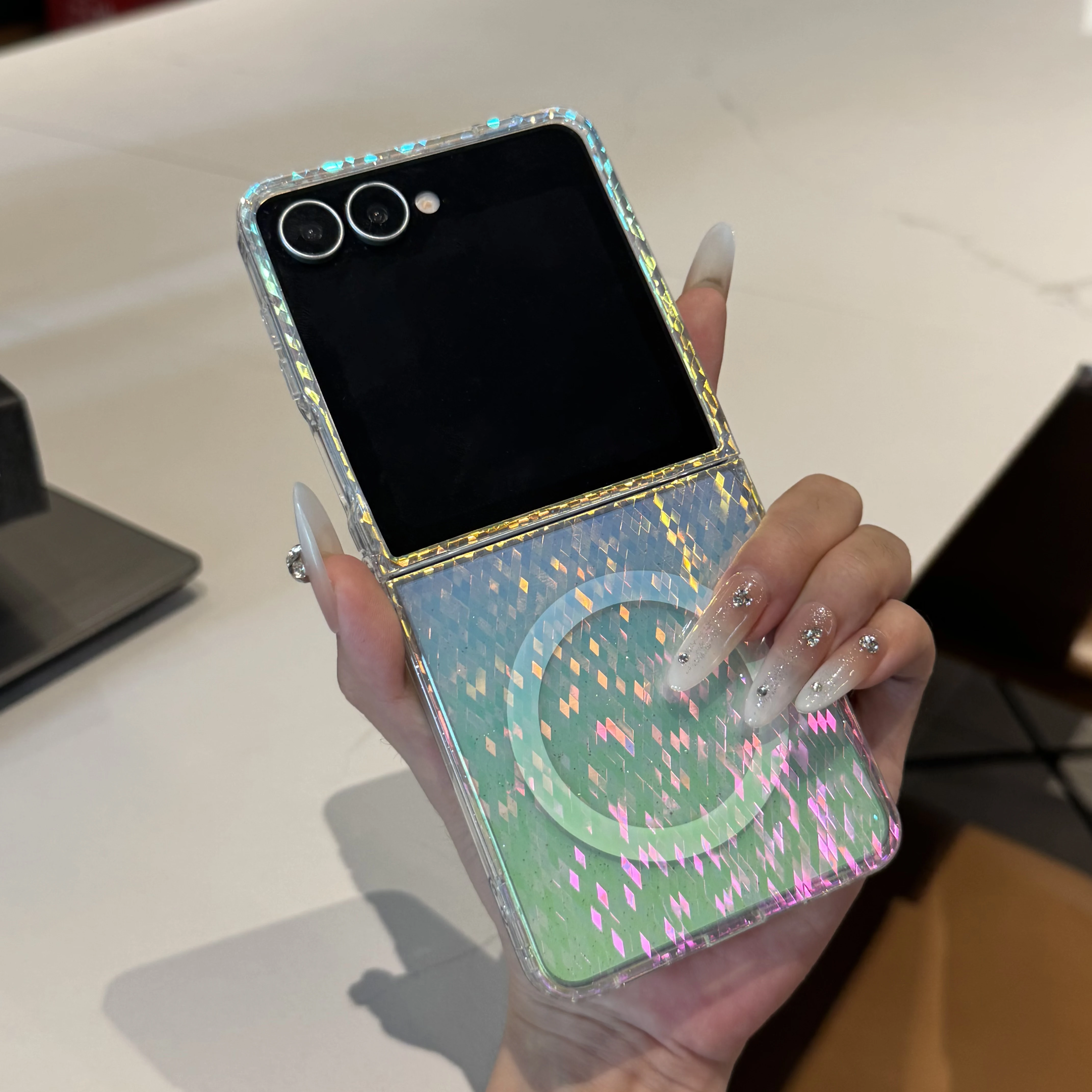 Luxury Color-Plated Glitter Shockproof Protective Case with Diamond Shell Pattern