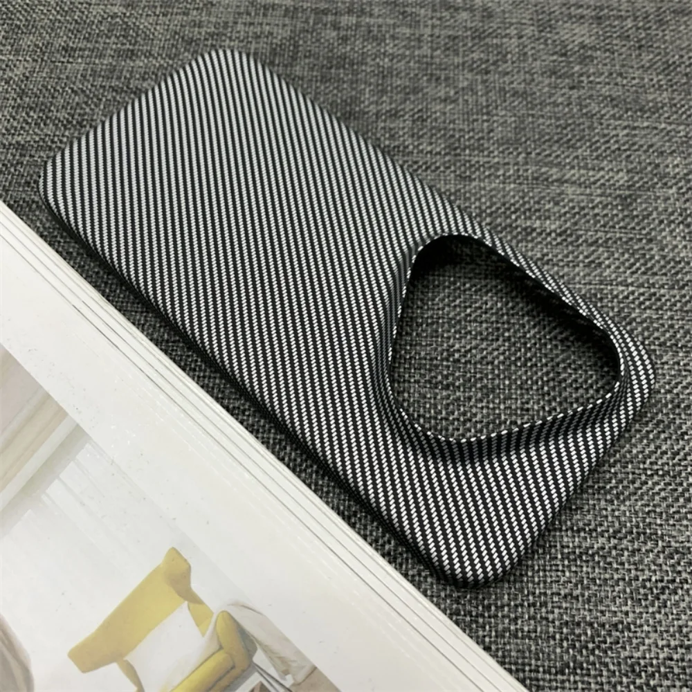 Sleek Carbon Fiber Textured PC Phone Case with Heat Dissipation and Full Bumper Protection