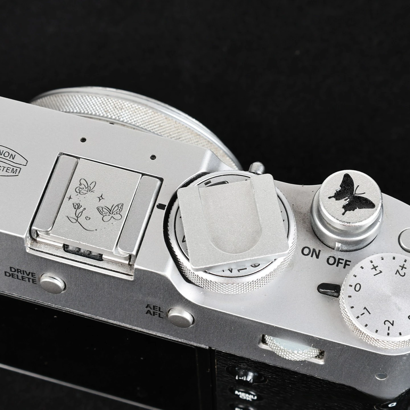 카메라 메탈 핫슈 커버, 후지 XT3 XT10 XT20 XT50 X100V X100VI XT30II XT30III 나사식 셔터 버튼 액세서리에 적합