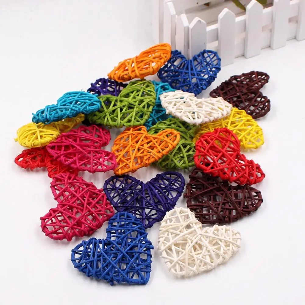 Unique Hanging Widget Durable Rattan Hanging Pendant Eco-friendly Heart Shape Hanging Pendant for Home Pendant Decor 4