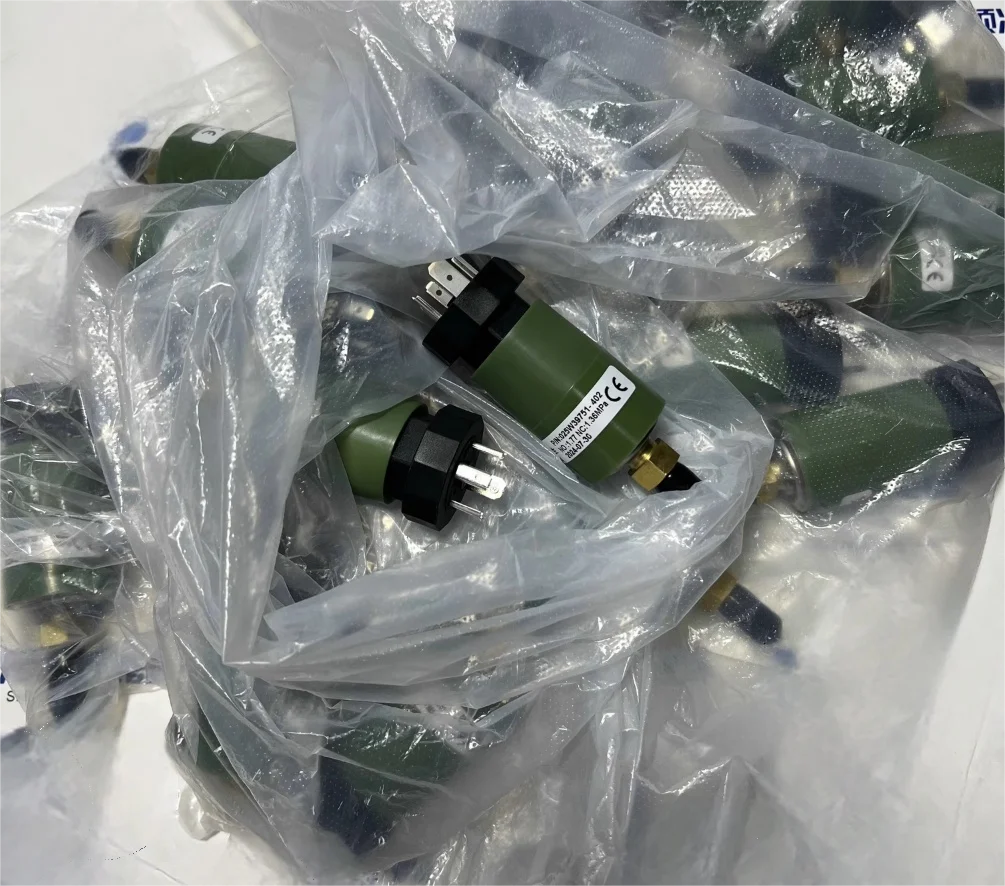 New 025W39751-271 025W39751-272 025W39751-000 pressure sensor025W39751-401 025W39751-402 025W39751-403 025W39751-404