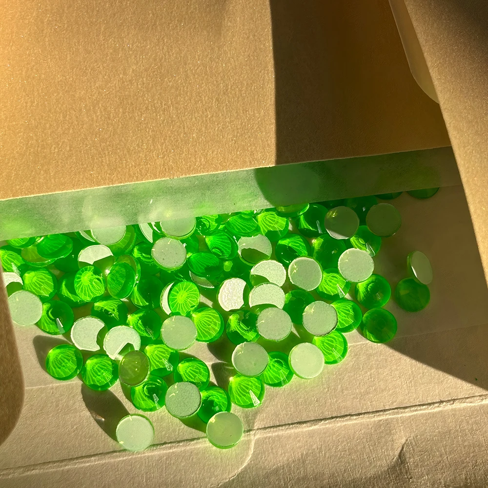 PUBRILEX Kristall-Neon-Strasssteine, Glas, nicht Hotfix, flache Rückseite, fluoreszierender Strass, DIY-Ornament, Dekorationen, Steine für Kleidung – Detail 13
