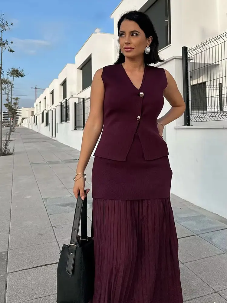 ✨ طقم تنورة نسائي أنيق بلون خمري فاخر – TRAFZA