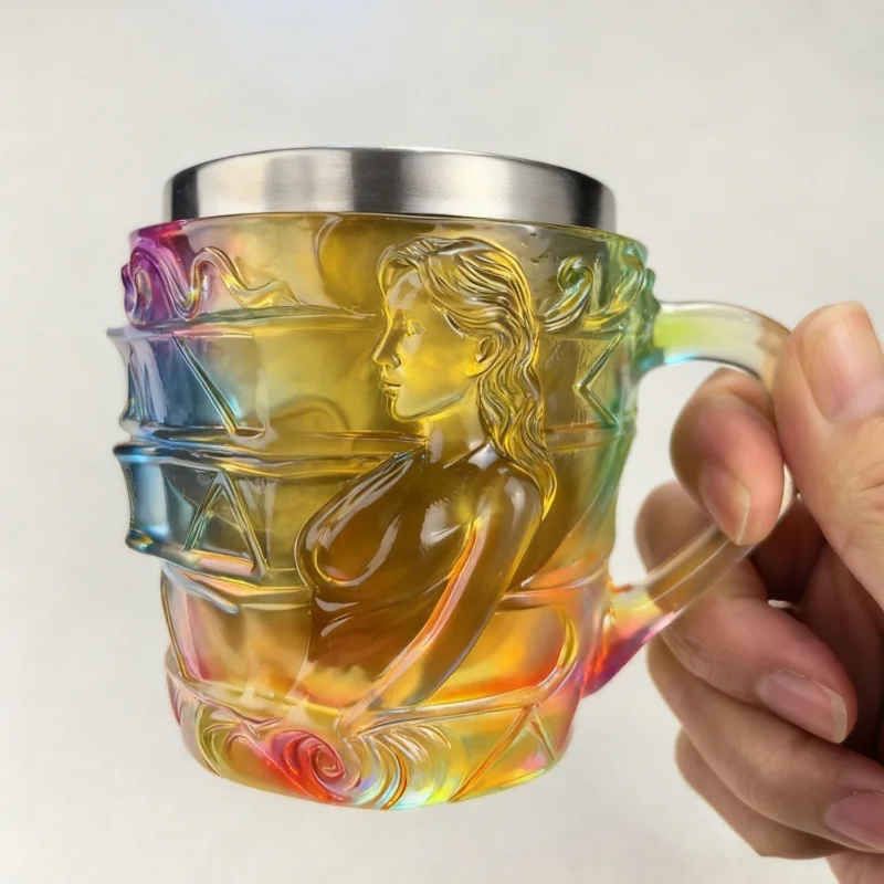 كوب قهوة زجاجي بتصميم كتاب