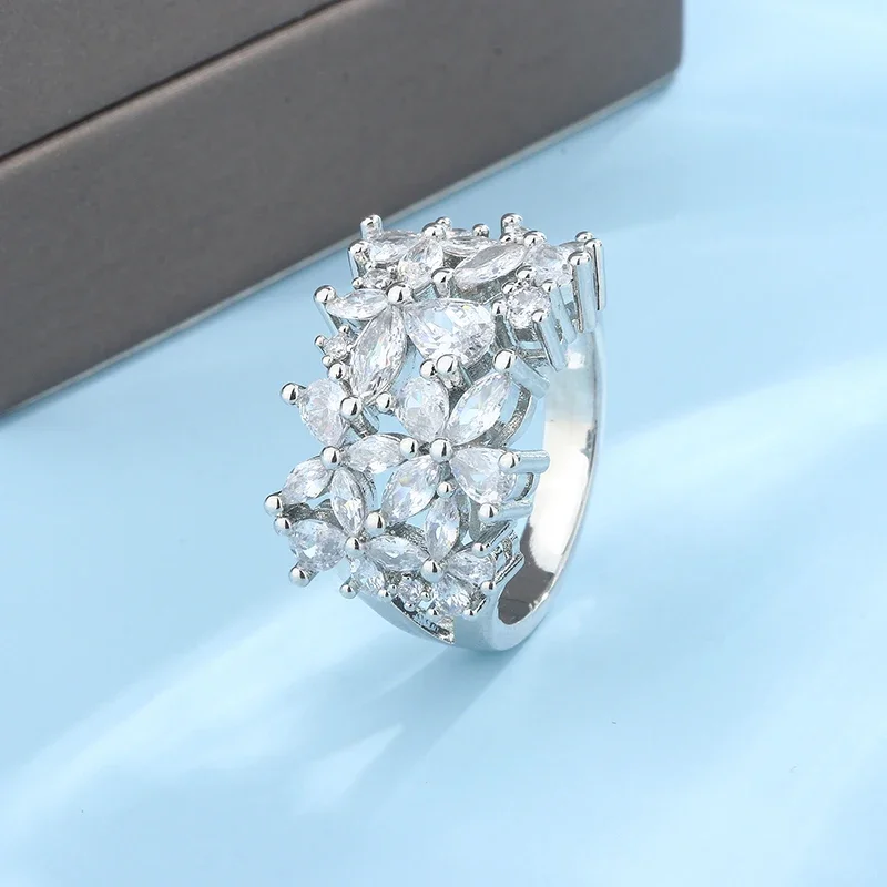 Anello da donna rotante con petalo in argento 925, zircone