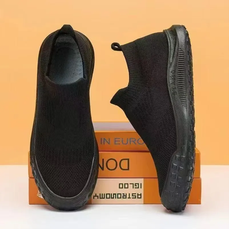 Breathable flyknit black