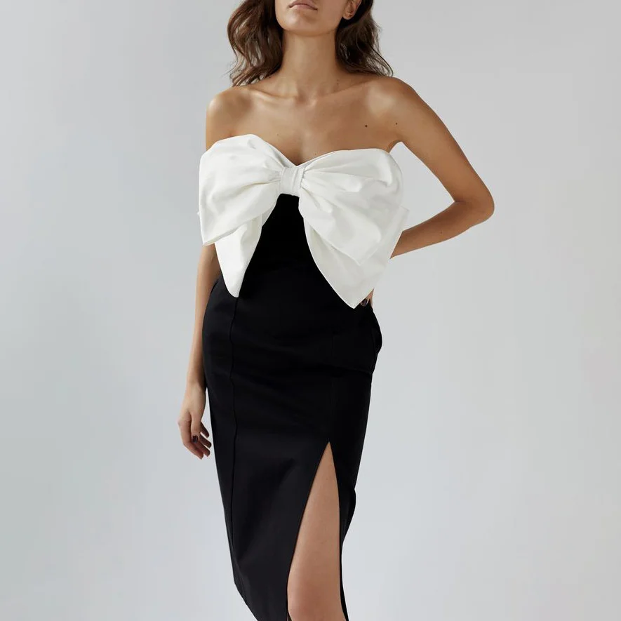 

Женское платье без бретелек, с открытыми плечами и высоким разрезом