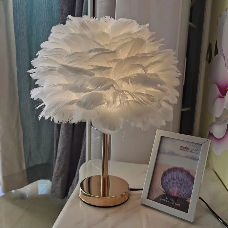 Modern Feather Table Lamp Bedroom Table Lamp Bedside Lving Room Coffee Decorative Lights Christmas Decoration Romantic Ligsting